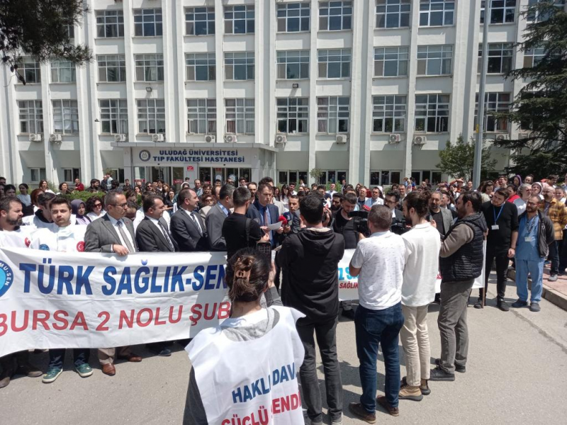 Doktora Silah Kabzasıyla Saldırıyı Kınadık, Sağlıkta Şiddete Çözüm İstedik.