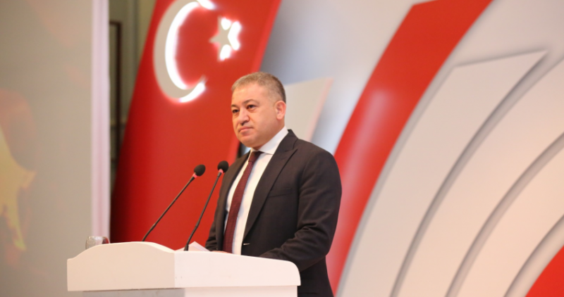 Türk Sağlık-Sen Genel Başkan Vekili Ümit Turhan: Memurlar için oranı belli ve net bir sekilde ifade edilen bir zam hemen açıklanmalıdır. Aksi takdirde bozulan kamu ücret dengesini düzeltmek mümkün değildir.