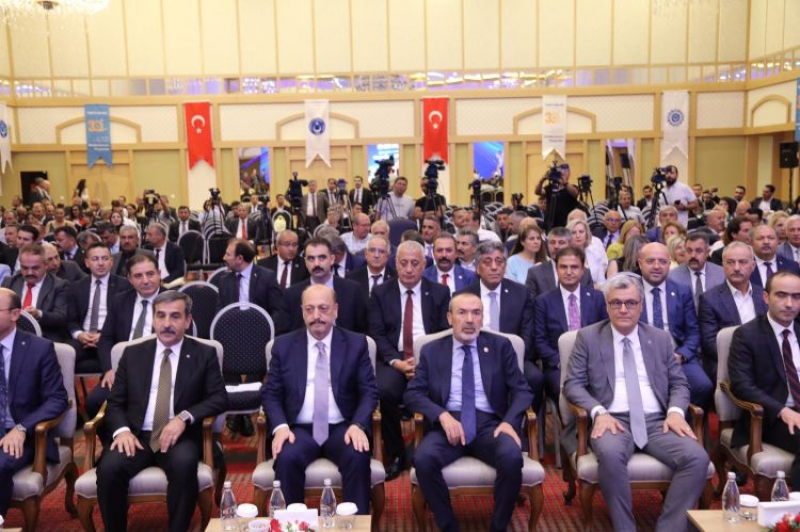 TÜRKİYE KAMU-SEN'İN 30. KURULUŞ YILDÖNÜMÜ BÜYÜK BİR COŞKUYLA  KUTLANDI