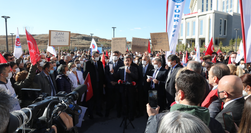 Sağlık Bakanlığı’na Binlerce Sağlık Çalışanı İle Haykırdık;  Tüm Sağlık Çalışanlarına Zam Yapılsın