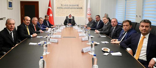 AİLE, ÇALIŞMA  ve SOSYAL HİZMETLER BAKANI ZEHRA ZÜMRÜT SELÇUK'U ZİYARET ETTİK