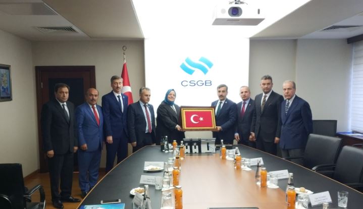 ÇALIŞMA BAKANI ZEHRA ZÜMRÜT SELÇUK’A HAYIRLI OLSUN ZİYARETİNDE BULUNDUK