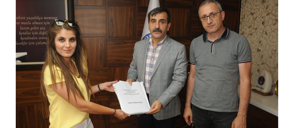 Kamu Dışı Aile Sağlığı Çalışanları Dilekçelerini Verdiler