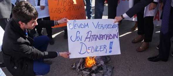 250 Bin Sağlık Çalışanı Atama Bekliyor. 