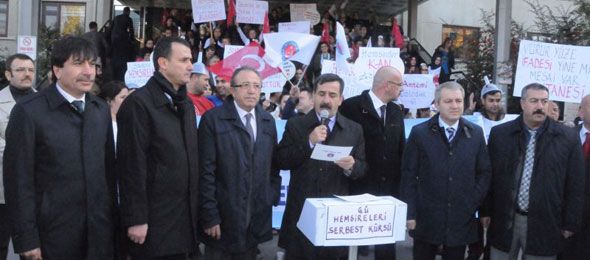 Üniversite Hastanesinde Hemşireler İçin Eylemdeydik