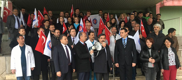 Hiçbir Yönetici Sağlık Çalışanı Emeğinin Hakkını Alıyor Diyemez
