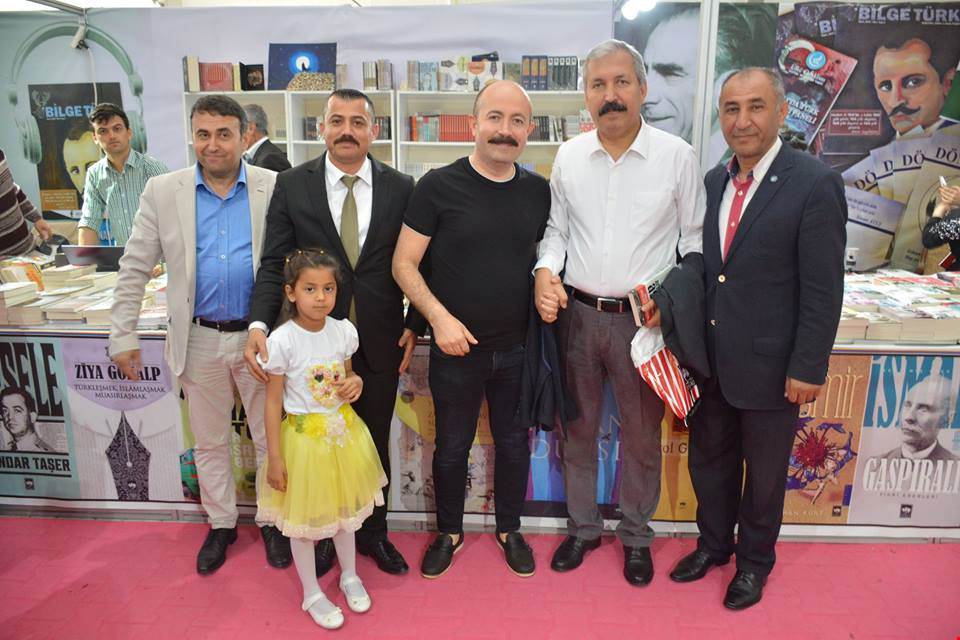 KAYMAK BÜLENT UYGUR BEY İLE HATAY 3.KİTAP FUARI ZİYARETİMİZ