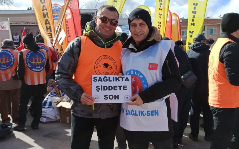 SAĞLIKTA ŞİDDETE HAYIR MİTİNGİNE YOĞUN KATILIM