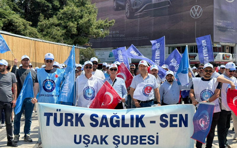 Türk Sağlık-Sen Uşak Şubesi 1 Mayıs Emek ve Dayanışma Gününde İzmir'de