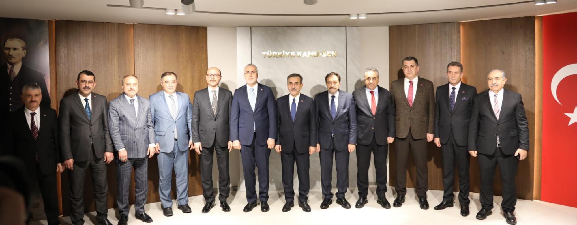 ÇALIŞMA VE SOSYAL GÜVENLİK BAKANI PROF. DR. VEDAT IŞIKHAN’DAN KONFEDERASYONUMUZA HAYIRLI OLSUN ZİYARETİ