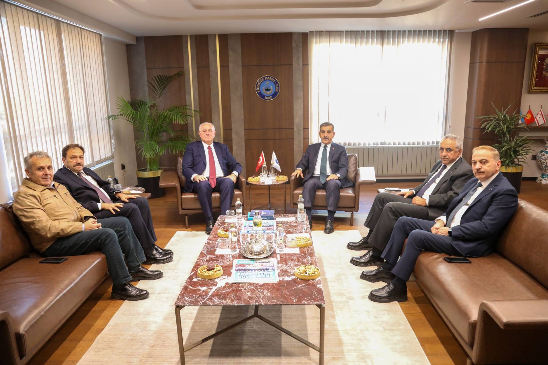 Kamu Denetçileri Kurumu Başkanı Konfederasyonumuzu Ziyaret Etti