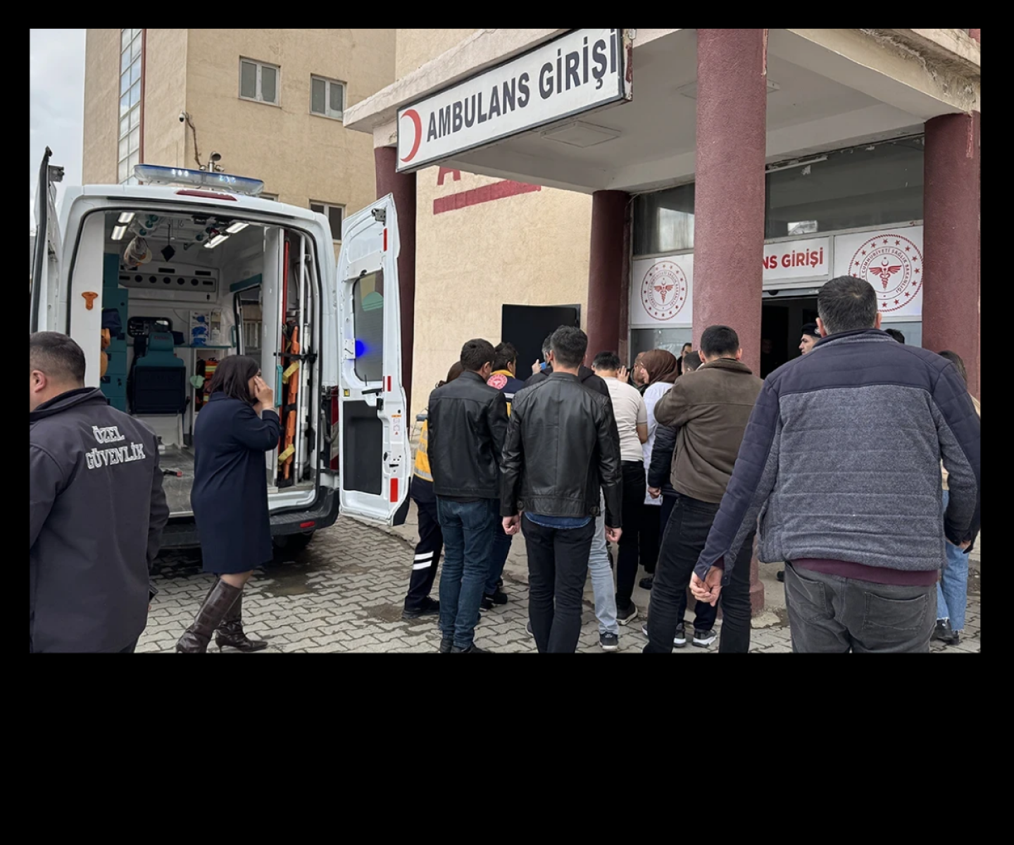 Sosyal Risk Haritası Çalışmaları İle İlgili Uyarmıştık. Hakkari'de bir psikolog arkadaşımız bıçaklı saldırıda ağır yaralandı. 